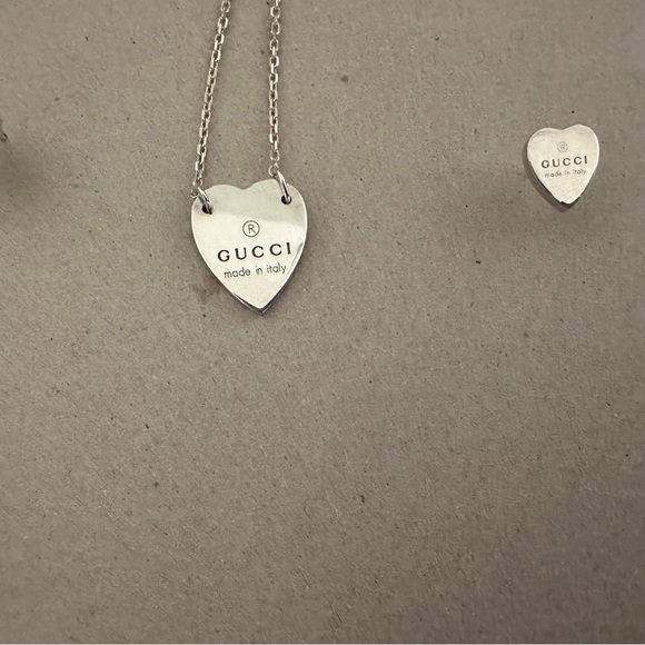 Brand new , only worn once. Asking for 580. No box unfortunetly - Picture 2 of 2